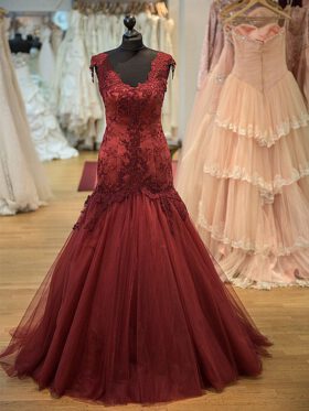 Bordeaux Spitze Brautkleid  Modell Alessandra