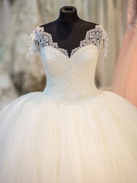 Brautkleider Creme Princess-Stil Model Elisabeth