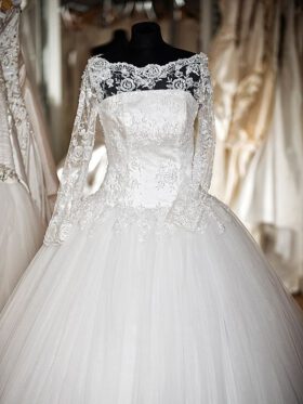 Brautkleider Elfenbein A -Linie Spitze Modell Leonora