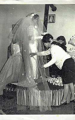 Eine Brautkleidanprobe im Gökay Modehaus