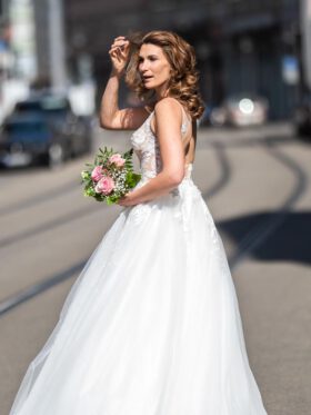 Entdecken Sie Brautkleid Modell Ina