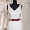 Standesamtkleid kurz Satin mit bordeaux Gürtel  Modell Helene